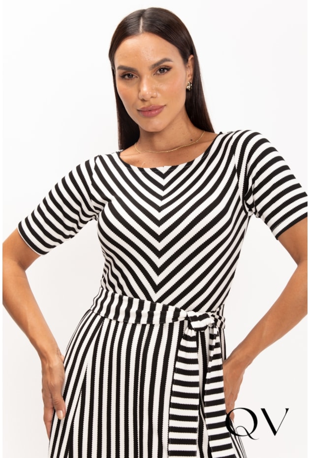 VESTIDO LISTRADO EM MALHA TRICOT P&B - LEKAZIS