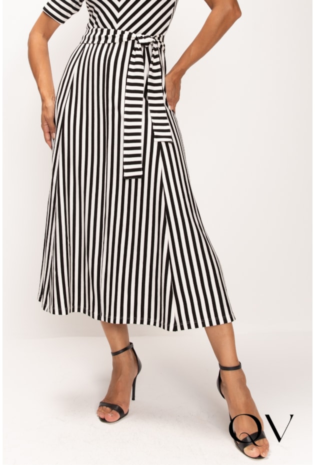 VESTIDO LISTRADO EM MALHA TRICOT P&B - LEKAZIS