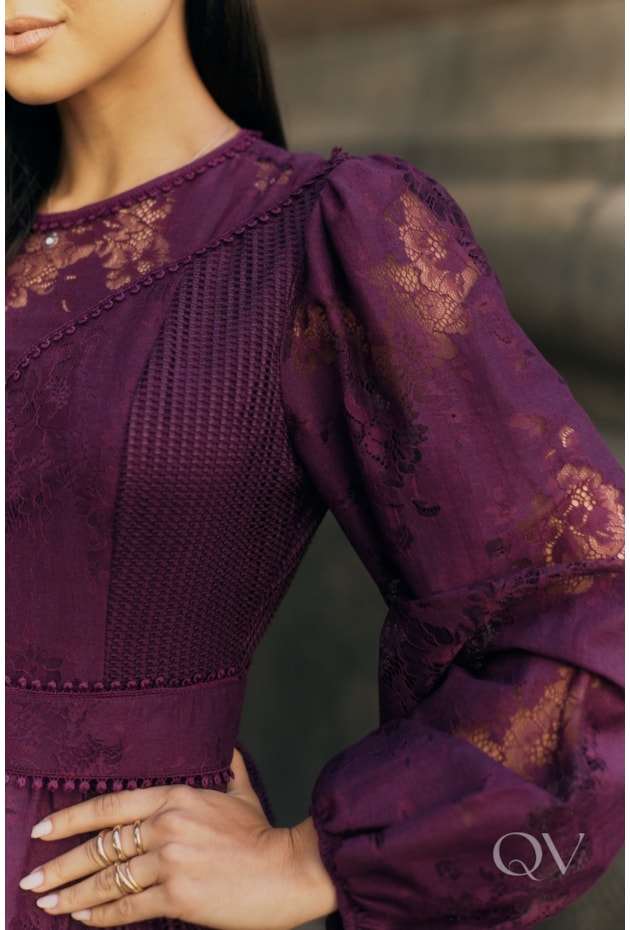 VESTIDO LONGO EM RENDA E TELA UVA - LUZIA FAZZOLLI