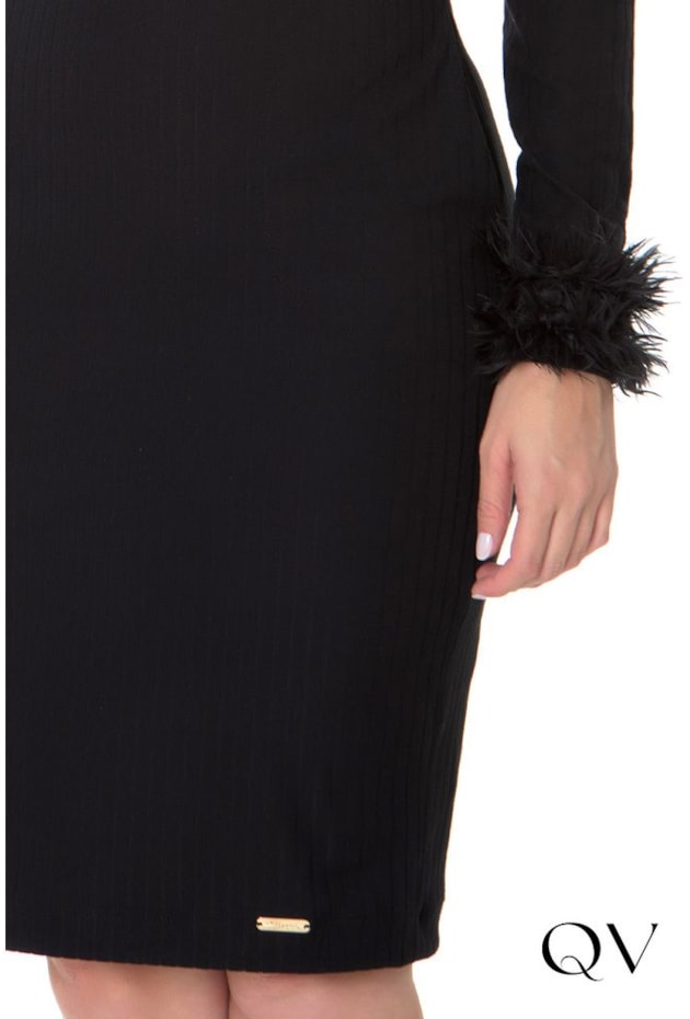 VESTIDO MALHA CANELADA PLUMAS PRETO - HAPUK