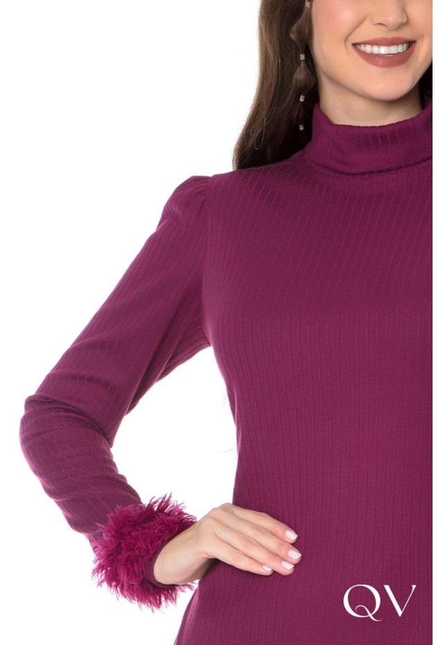 VESTIDO MALHA CANELADA PLUMAS ROXO - HAPUK VESTIDO MALHA CANELADA PLUMAS ROXO - HAPUK