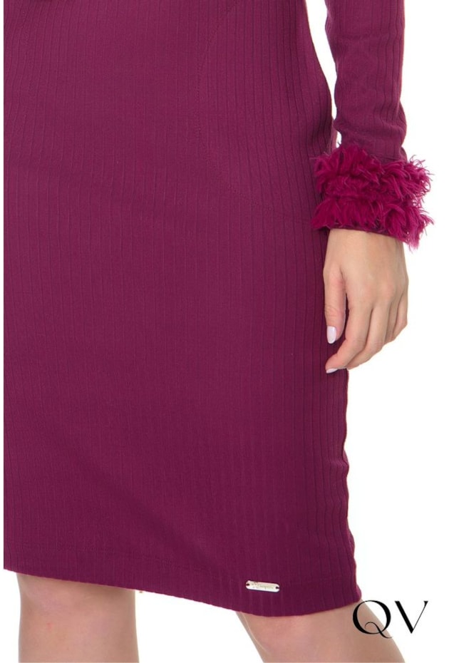 VESTIDO MALHA CANELADA PLUMAS ROXO - HAPUK VESTIDO MALHA CANELADA PLUMAS ROXO - HAPUK