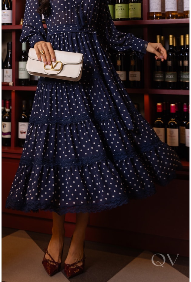 VESTIDO MIDI COM ENTREMEIO EM CHIFFON POÁ AZUL - LUZIA FAZZOLLI