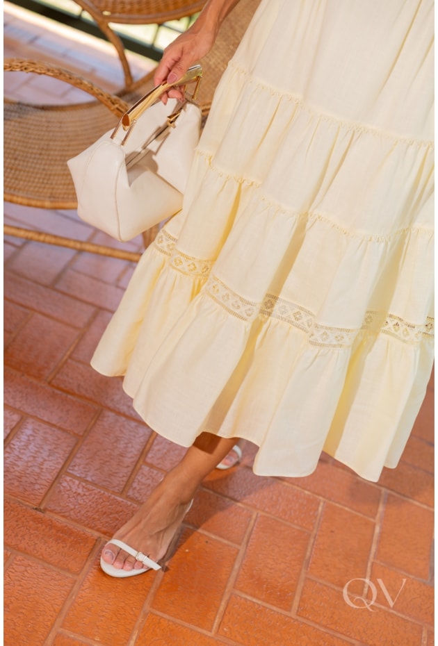 VESTIDO MIDI COM ENTREMEIOS EM LINHO AMARELO CLARO - LUZIA FAZZOLLI