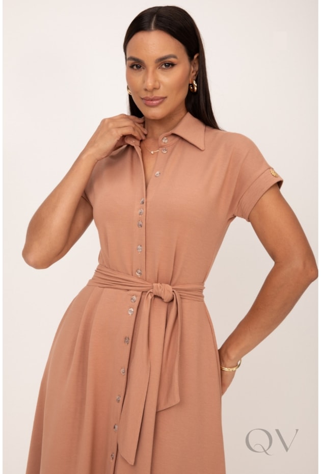 VESTIDO MIDI COM PESPONTOS EM MALHA PIQUET MOCHA MOUSSE - LEKAZIS
