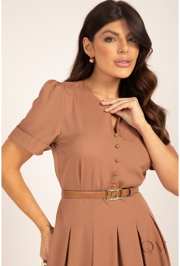 VESTIDO MIDI COM PREGAS EM ALFAIATARIA MOCHA MOUSSE - LEKAZIS