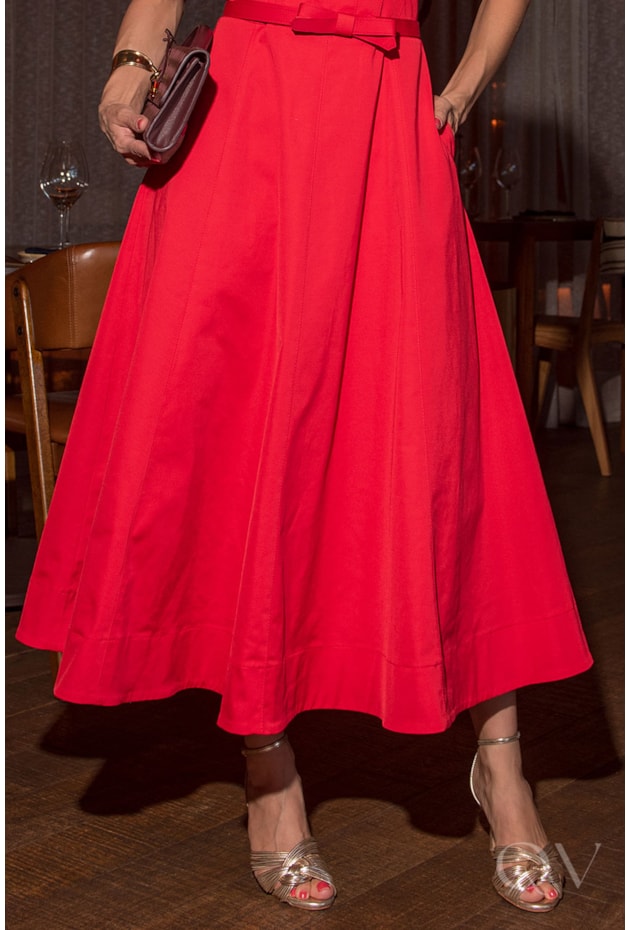 VESTIDO MIDI EM ALFAIATARIA COM NESGAS VERMELHO - LUZIA FAZZOLLI VESTIDO MIDI EM ALFAIATARIA COM NESGAS VERMELHO - LUZIA FAZZOLLI