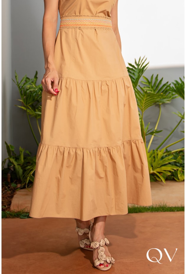 VESTIDO MIDI EM TRICOLINE BORDADO CARAMELO - LUZIA FAZZOLLI