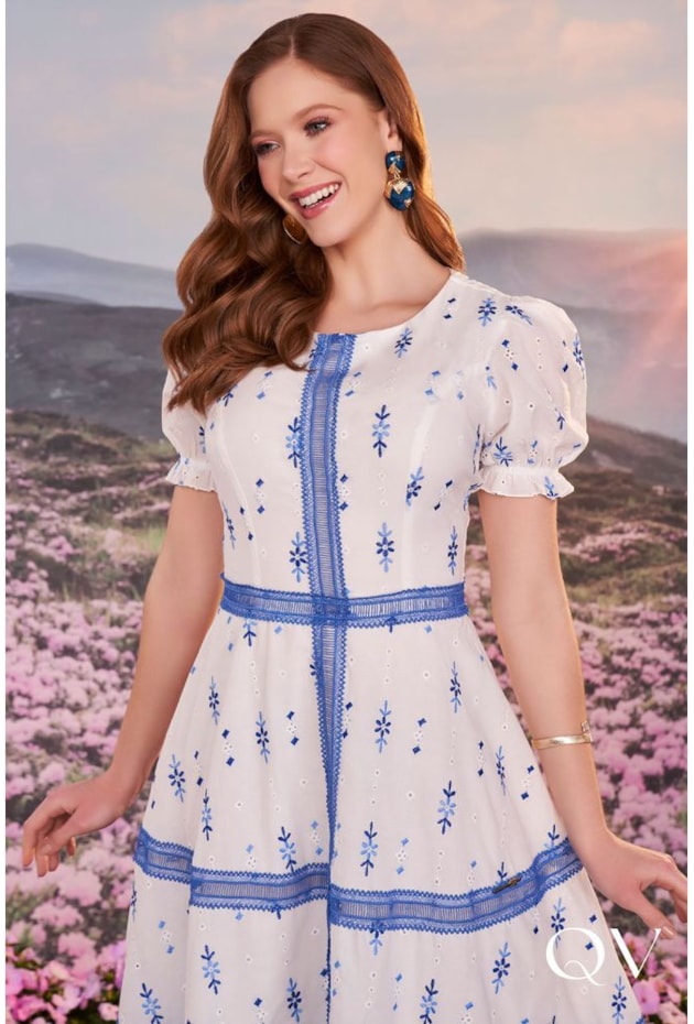 VESTIDO MIDI LAISE COM BORDADO AZUL - FASCÍNIUS