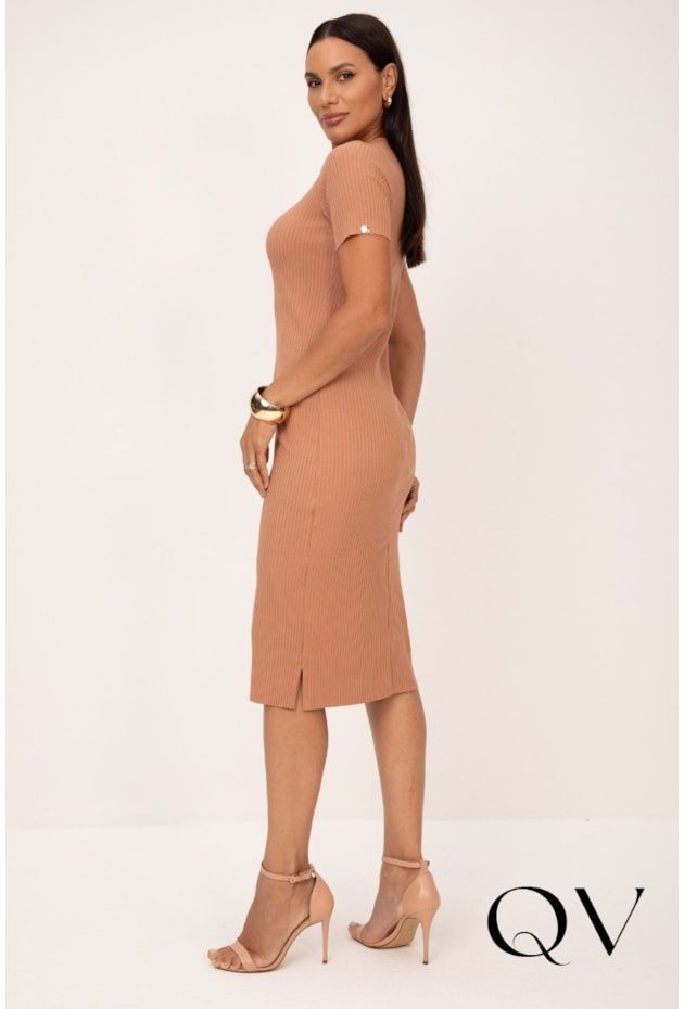 VESTIDO RETO EM MALHA CANELADA MOCHA MOUSE - LEKAZIS