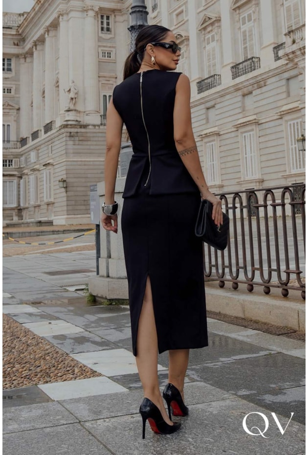 VESTIDO RETO EM PONTO ROMA PEPLUM PRETO - LUZIA FAZZOLLI