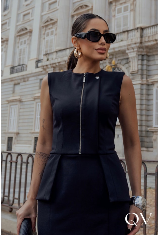VESTIDO RETO EM PONTO ROMA PEPLUM PRETO - LUZIA FAZZOLLI