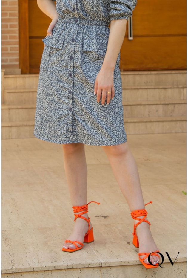 VESTIDO TRICOLINE COM BOTÕES FLORAL - VALENTINA SIRRAH VESTIDO TRICOLINE COM BOTÕES FLORAL - VALENTINA SIRRAH